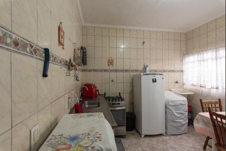 Casa à venda com 164m², 2 quartos e 4 vagas Casa à venda com 164m², 2 quartos e 4 vagasCozinha