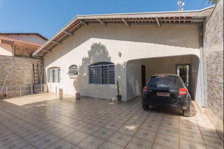 Casa à venda com 164m², 2 quartos e 4 vagas Casa à venda com 164m², 2 quartos e 4 vagasGaragem
