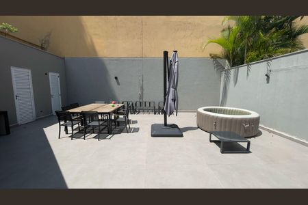 Casa de condomínio à venda com 220m², 3 quartos e 4 vagas