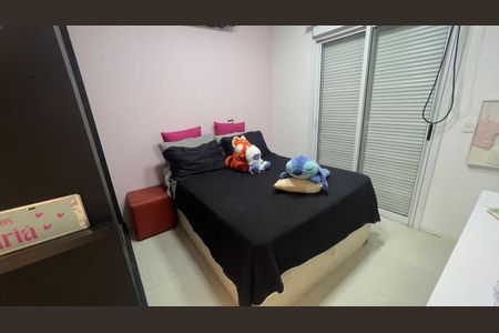 Casa de condomínio à venda com 220m², 3 quartos e 4 vagas
