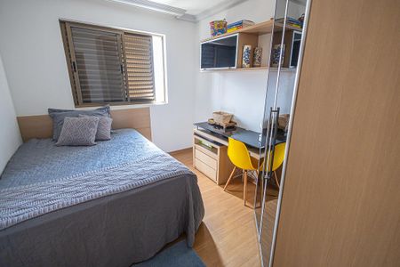 Apartamento à venda com 104m², 4 quartos e 2 vagasQuarto  3