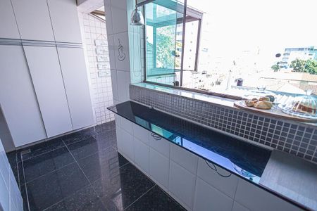 Apartamento à venda com 104m², 4 quartos e 2 vagasÁrea de Serviço