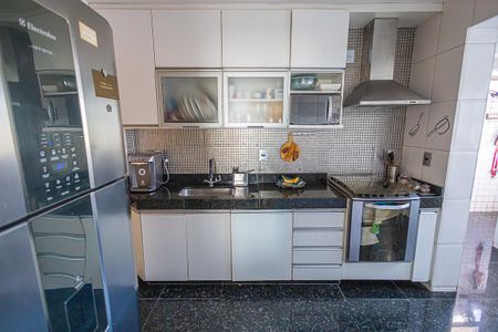 Apartamento à venda com 104m², 4 quartos e 2 vagasCozinha