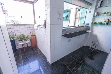 Apartamento à venda com 104m², 4 quartos e 2 vagasÁrea de Serviço