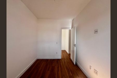 Apartamento à venda com 65m², 2 quartos e 2 vagas Apartamento à venda com 65m², 2 quartos e 2 vagasQuarto