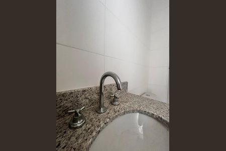 Apartamento à venda com 65m², 2 quartos e 2 vagas Apartamento à venda com 65m², 2 quartos e 2 vagasBanheiro