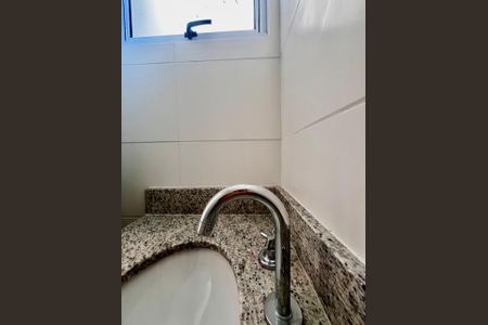 Apartamento à venda com 65m², 2 quartos e 2 vagas Apartamento à venda com 65m², 2 quartos e 2 vagasBanheiro da Suíte