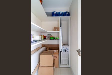 Apartamento à venda com 190m², 3 quartos e 4 vagas Apartamento à venda com 190m², 3 quartos e 4 vagasDespensa