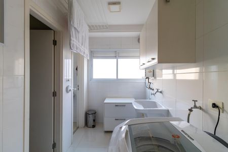 Apartamento à venda com 190m², 3 quartos e 4 vagas Apartamento à venda com 190m², 3 quartos e 4 vagasÁrea de Serviço