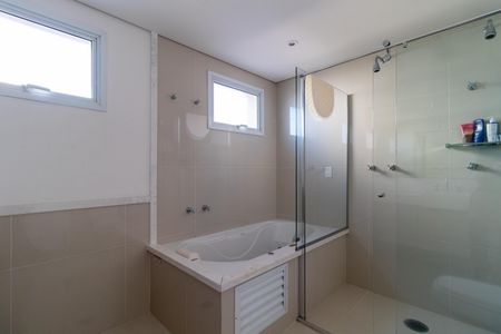 Apartamento à venda com 190m², 3 quartos e 4 vagas Apartamento à venda com 190m², 3 quartos e 4 vagasBanheiro da Suíte 3