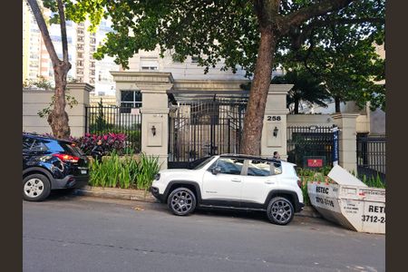 Apartamento à venda com 190m², 3 quartos e 4 vagas Apartamento à venda com 190m², 3 quartos e 4 vagasFachada