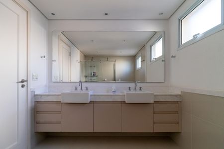 Apartamento à venda com 190m², 3 quartos e 4 vagas Apartamento à venda com 190m², 3 quartos e 4 vagasBanheiro da Suíte 3