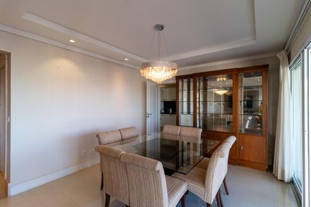 Apartamento à venda com 190m², 3 quartos e 4 vagas Apartamento à venda com 190m², 3 quartos e 4 vagasSala de Jantar
