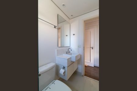 Apartamento à venda com 190m², 3 quartos e 4 vagas Apartamento à venda com 190m², 3 quartos e 4 vagasBanheiro da Suíte 2