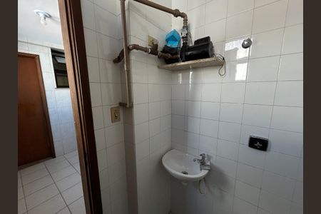 Apartamento para alugar com 175m², 3 quartos e 2 vagasBanheiro de serviço