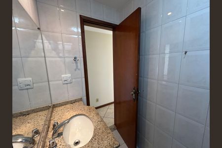 Apartamento para alugar com 175m², 3 quartos e 2 vagasBanheiro 1