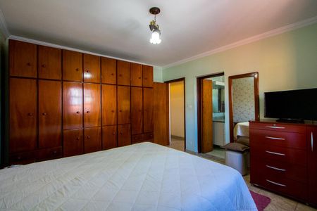 Casa à venda com 208m², 3 quartos e 5 vagasQuarto 1 - Suíte