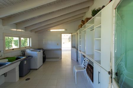 Casa de condomínio para alugar com 850m², 5 quartos e 5 vagas Casa de condomínio para alugar com 850m², 5 quartos e 5 vagasÁrea de Serviço