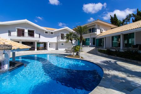 Casa de condomínio para alugar com 850m², 5 quartos e 5 vagas Casa de condomínio para alugar com 850m², 5 quartos e 5 vagasÁrea da piscina