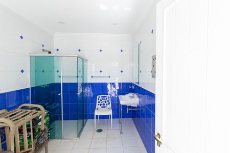 Casa de condomínio para alugar com 850m², 5 quartos e 5 vagas Casa de condomínio para alugar com 850m², 5 quartos e 5 vagasBanheiro da área externa