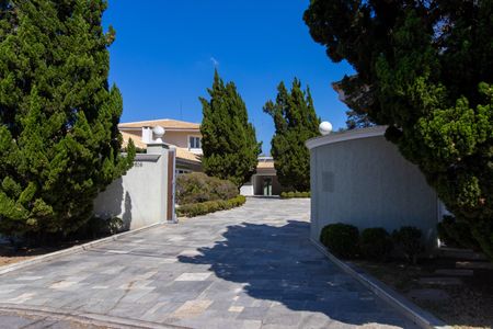 Casa de condomínio para alugar com 850m², 5 quartos e 5 vagas Casa de condomínio para alugar com 850m², 5 quartos e 5 vagasFachada