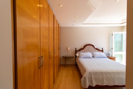 Casa de condomínio para alugar com 850m², 5 quartos e 5 vagas Casa de condomínio para alugar com 850m², 5 quartos e 5 vagasSuíte 2