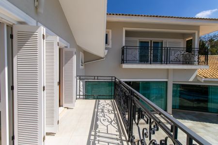 Casa de condomínio para alugar com 850m², 5 quartos e 5 vagas Casa de condomínio para alugar com 850m², 5 quartos e 5 vagasVaranda da Suíte 1 e 2