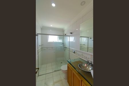 Casa de condomínio para alugar com 850m², 5 quartos e 5 vagas Casa de condomínio para alugar com 850m², 5 quartos e 5 vagasBanheiro da Suíte 4