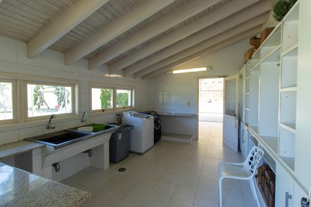 Casa de condomínio para alugar com 850m², 5 quartos e 5 vagas Casa de condomínio para alugar com 850m², 5 quartos e 5 vagasÁrea de Serviço