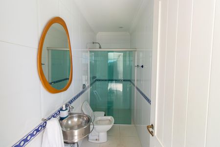 Casa de condomínio para alugar com 850m², 5 quartos e 5 vagas Casa de condomínio para alugar com 850m², 5 quartos e 5 vagasBanheiro da área externa