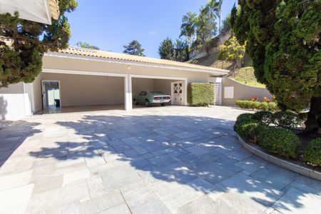 Casa de condomínio para alugar com 850m², 5 quartos e 5 vagas Casa de condomínio para alugar com 850m², 5 quartos e 5 vagasÁrea externa