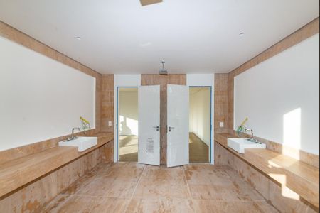 Apartamento à venda com 323m², 4 quartos e 4 vagasBanheiro da Suíte 1