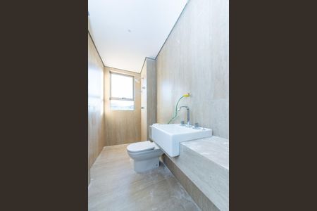 Apartamento à venda com 323m², 4 quartos e 4 vagasBanheiro da Suíte 3