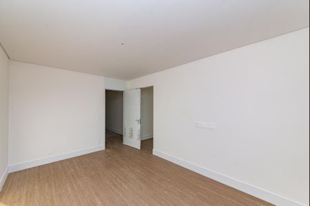 Apartamento à venda com 323m², 4 quartos e 4 vagasSuíte 2