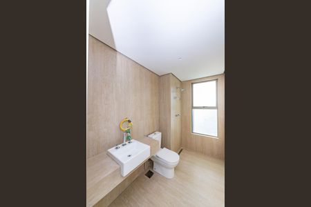 Apartamento à venda com 323m², 4 quartos e 4 vagasBanheiro da Suíte 2