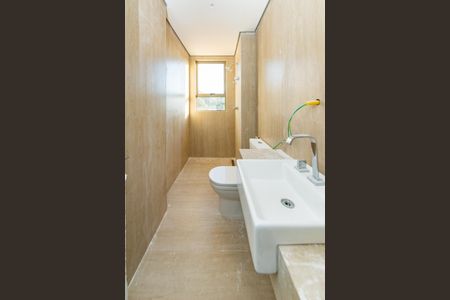 Apartamento à venda com 323m², 4 quartos e 4 vagasBanheiro da Suíte 3