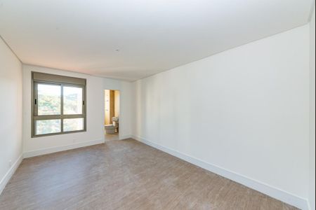 Apartamento à venda com 323m², 4 quartos e 4 vagasSuíte 3