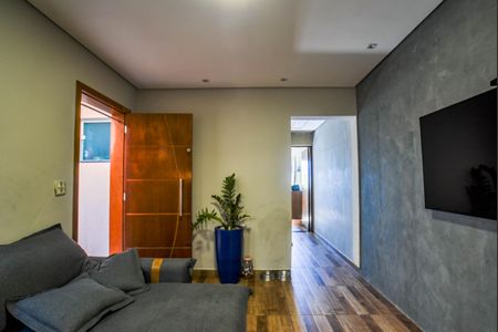 Sala de casa para alugar com 2 quartos, 70m² em Vila Suíça, Santo André