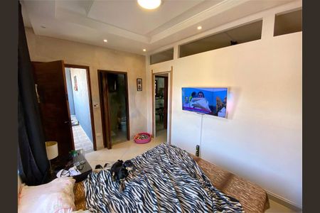 Casa à venda com 74m², 2 quartos e 1 vaga