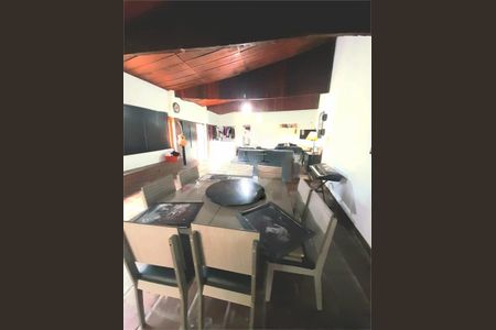Casa à venda com 74m², 2 quartos e 1 vaga