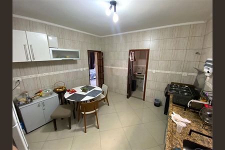 Casa à venda com 74m², 2 quartos e 1 vaga