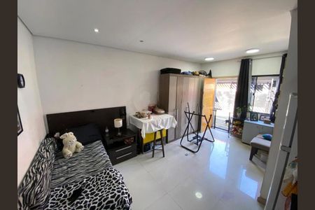 Casa à venda com 74m², 2 quartos e 1 vaga