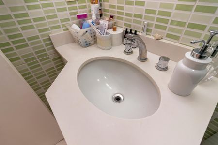 Apartamento à venda com 77m², 3 quartos e 2 vagas Apartamento à venda com 77m², 3 quartos e 2 vagasBanheiro da Suíte