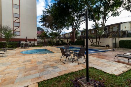 Apartamento à venda com 77m², 3 quartos e 2 vagas Apartamento à venda com 77m², 3 quartos e 2 vagasÁrea comum - Piscina