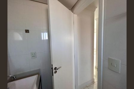 Apartamento à venda com 59m², 2 quartos e 1 vaga Apartamento à venda com 59m², 2 quartos e 1 vagaBanheiro Social