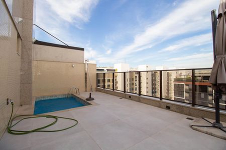 Apartamento para alugar com 220m², 3 quartos e 3 vagasPiscina