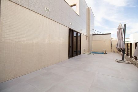 Apartamento para alugar com 220m², 3 quartos e 3 vagasPiscina