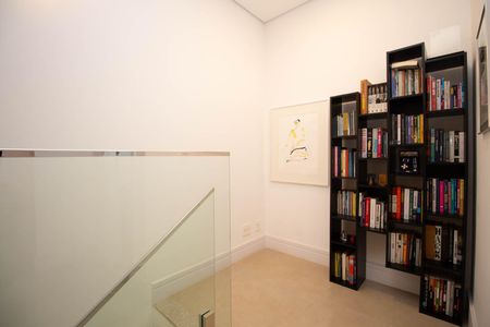 Apartamento para alugar com 220m², 3 quartos e 3 vagasCorredor