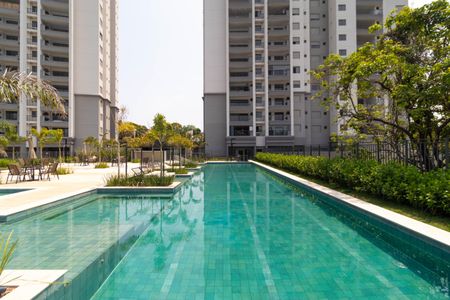 Apartamento à venda com 96m², 2 quartos e 2 vagas Apartamento à venda com 96m², 2 quartos e 2 vagasÁrea comum - Piscina