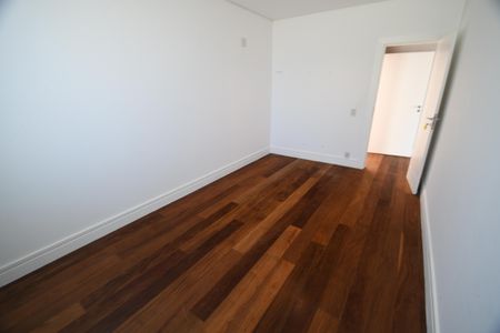 Casa de condomínio para alugar com 700m², 4 quartos e 6 vagasCloset da suíte 1